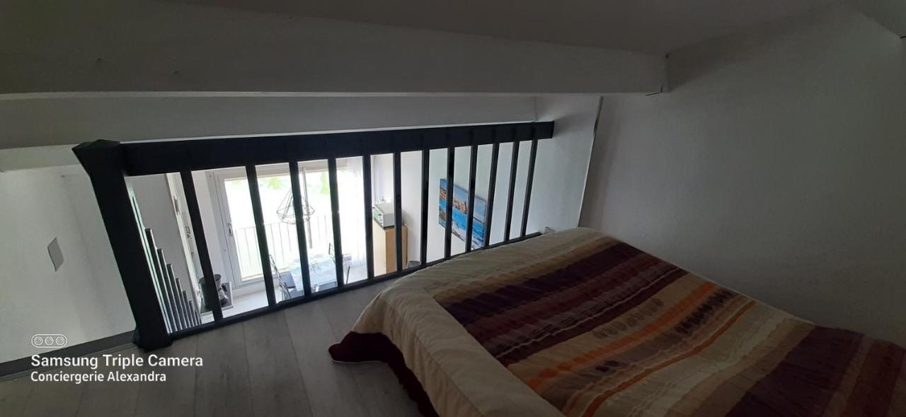 Vue Magique Sur La Marina - Appart En Duplex, Les Pieds Dans L'Eau Сен-Сиприен Экстерьер фото